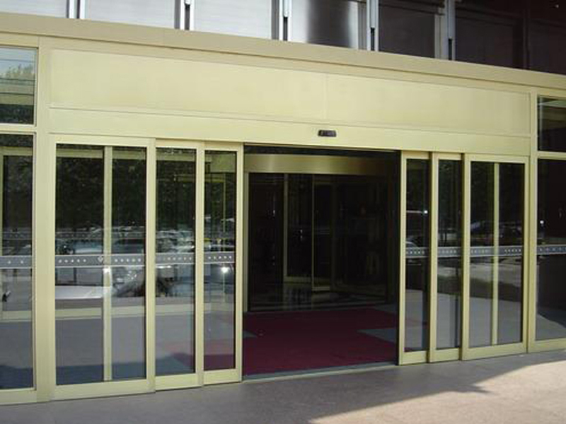 نصب درب شیشه‌ای اتوماتیک