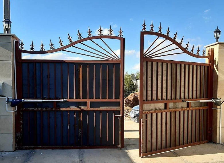 درب‌های سکشنال پارکینگی